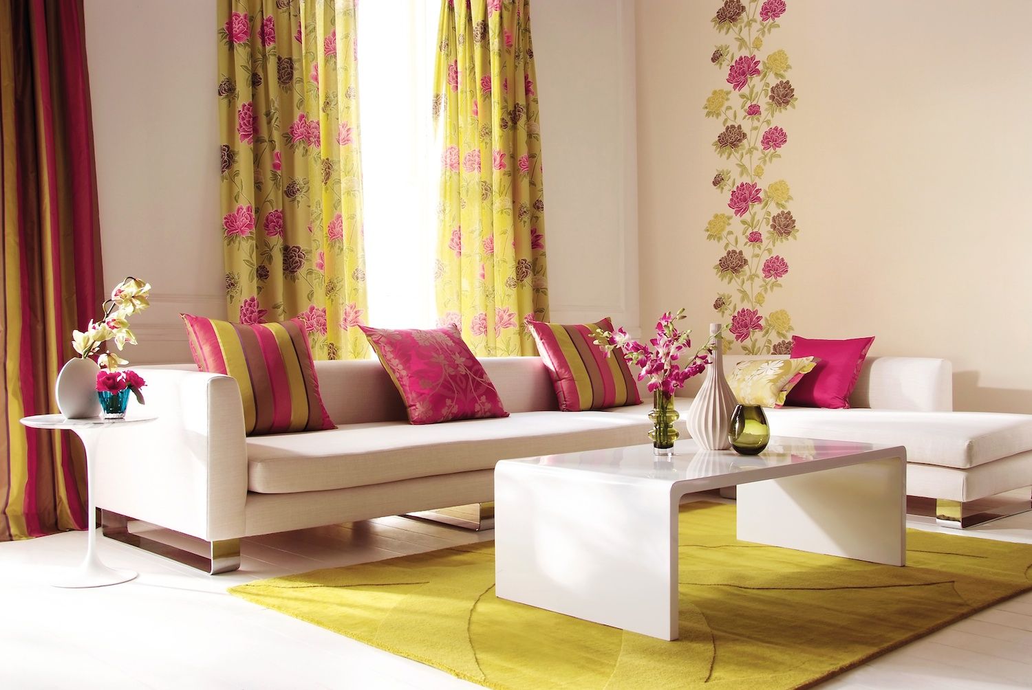 curtains design in the windows in the living room with yellow color and flowers pattern pink color and black