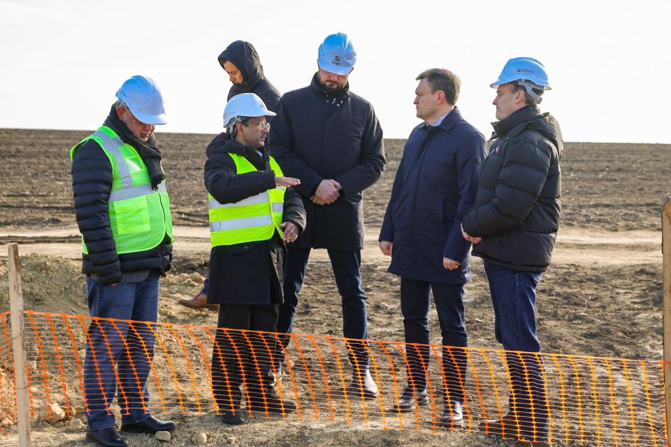 Premierul Dorin Recean a solicitat respectarea strictă a termenelor pe șantierul de construcție a liniei electrice Vulcănești-Chișinău