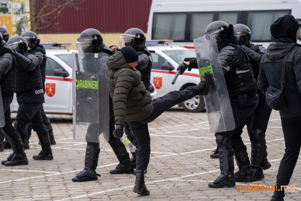 FOTO // Direcția Sud a Inspectoratului General de Carabinieri și-a deschis porțile pentru vizitatori 