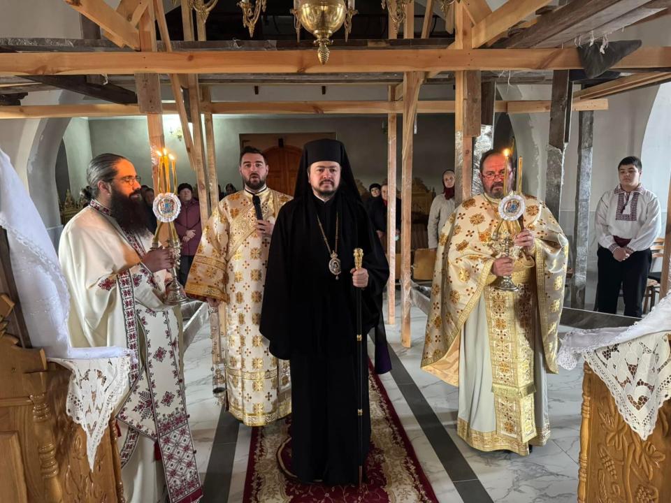 Episcopul Veniamin a oficiat Sfânta Liturghie la Vadul lui Isac, în Duminica vameșului și a fariseului, îndemnând la smerenie și pocăință