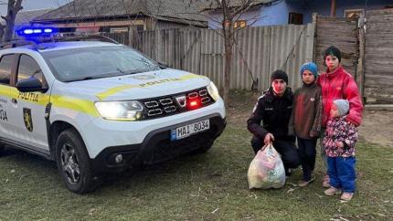 Polițiștii din Cahul au adus bucurie în sufletele a trei frățiori