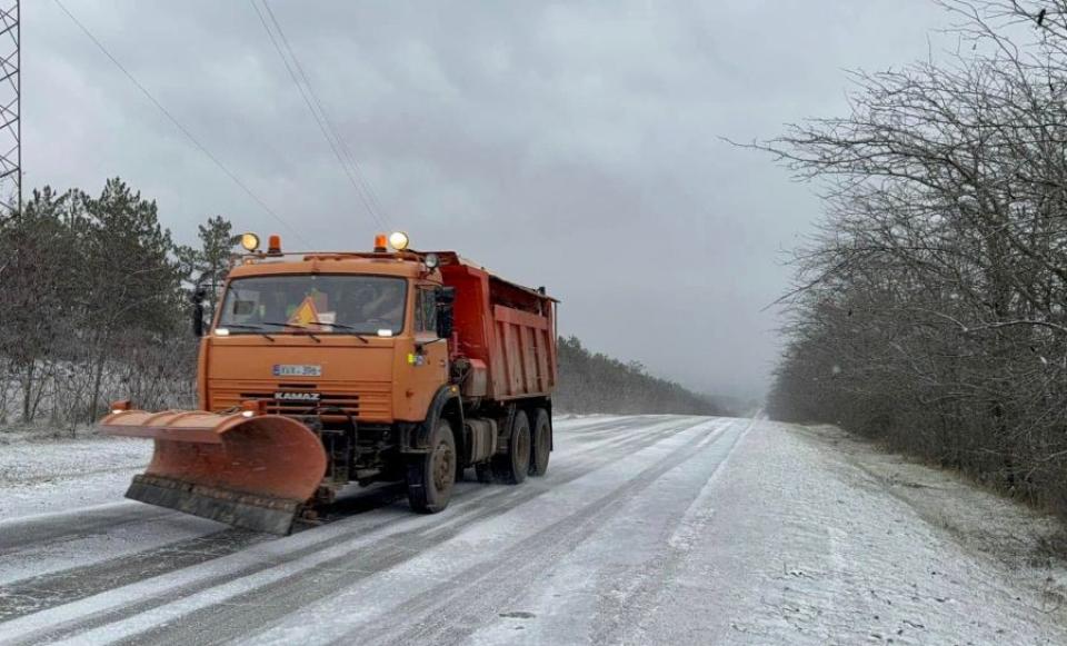 Circulația rutieră se desfășoară în condiții optime, după intervențiile drumarilor pentru deszăpezire și combaterea lunecușului