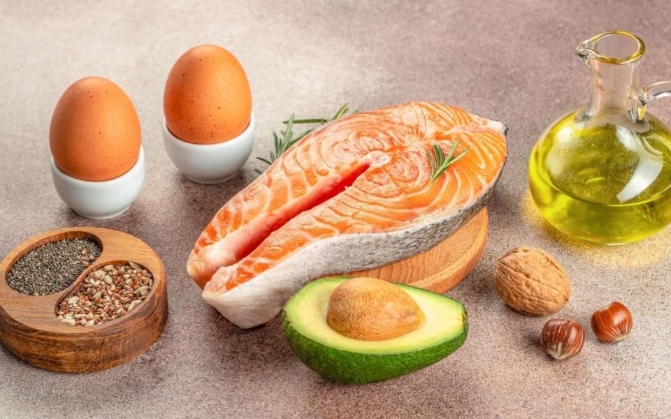 Dieta keto – Beneficii și riscuri: Ar trebui să o încerci?