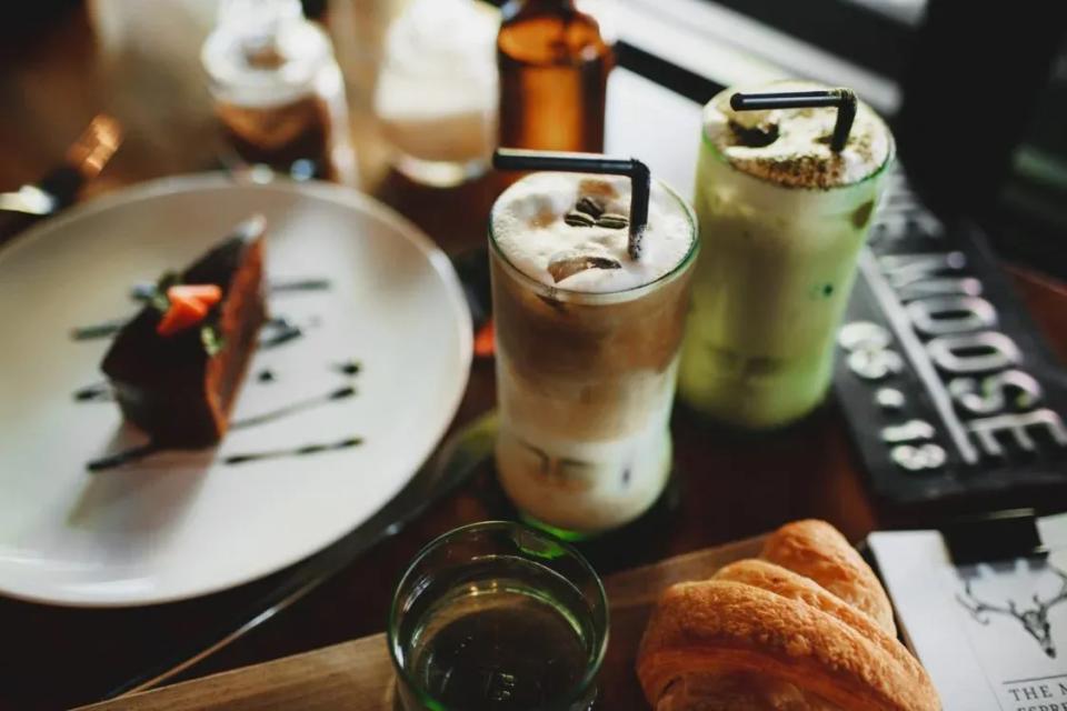 Matcha vs. Cafea: Care are mai multe beneficii pentru sănătate?