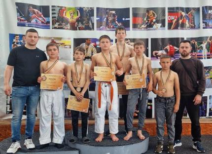 Tinerii sportivi din Cahul, în fruntea clasamentului la Campionatul Național de Trântă