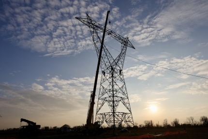Linia Vulcănești-Chișinău va avea 503 piloni metalici, cu o greutate cumulată de peste 10.000 de tone – echivalentul Turnului Eiffel