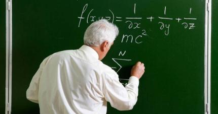 Profesorii cu experiență nu vor mai fi obligați să urmeze cursuri de recalificare. Detalii