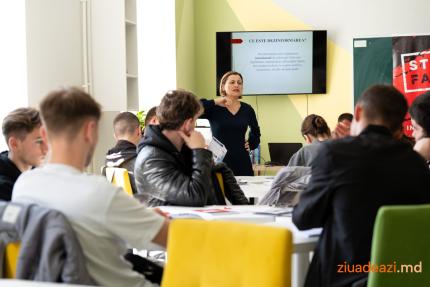 Siguranța pe internet: Ce au învățat tinerii de la Colegiul „Iulia Hașdeu” din Cahul despre riscurile rețelelor sociale