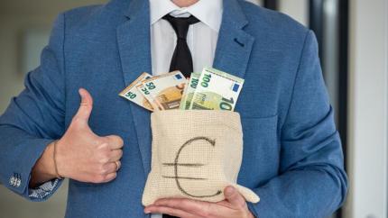 Societatea civilă poate primi granturi în valoare de 10 000 de euro pentru consolidarea rezilienței