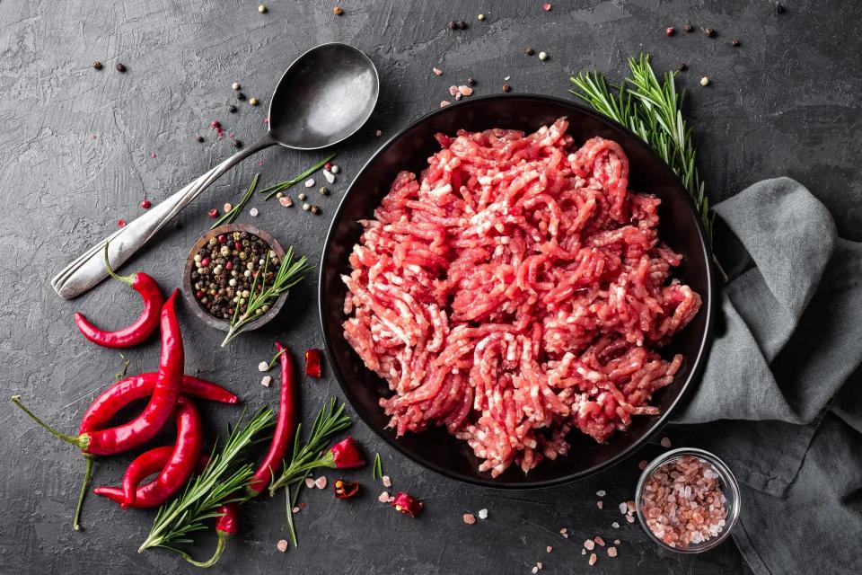 Ce poți găti din carnea tocată? Idei simple, gustoase și potrivite pentru orice zi