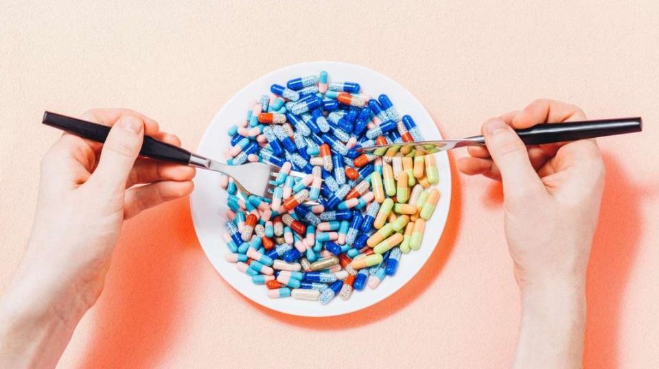 Contrabandă cu pastile „de slăbit”: O femeie riscă 15 ani de închisoare