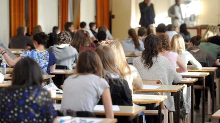 Nu ai luat examenul de clasa a IX-a? Vezi ce șanse ai în continuare