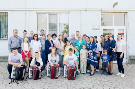 Elevii Școlii de Muzică „Maria Cebotari” au adus zâmbete copiilor internați la Spitalul Raional Cahul