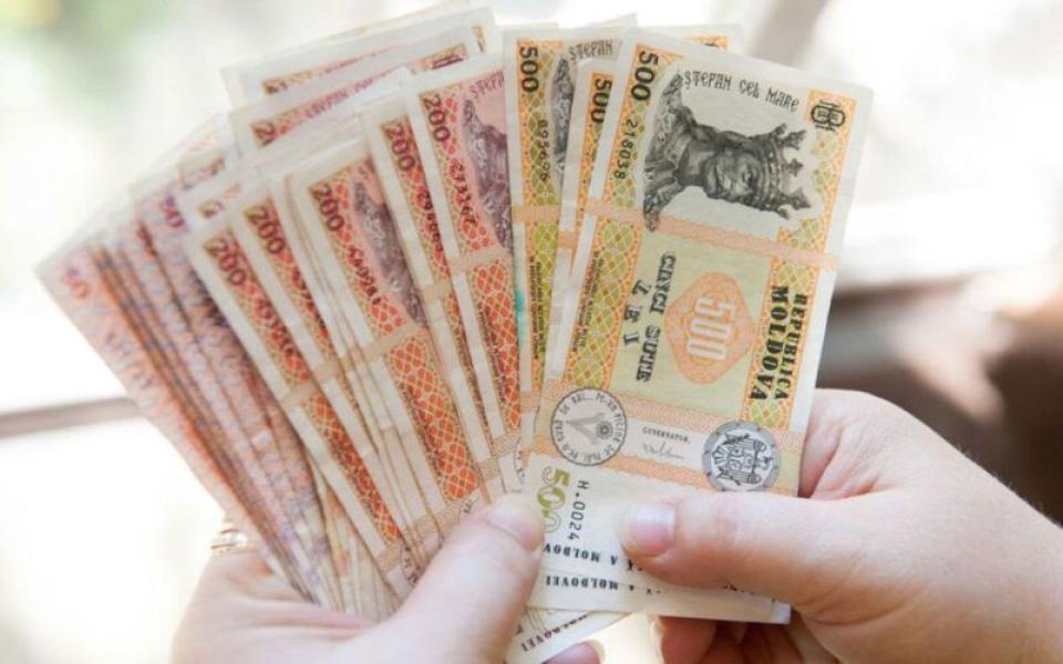 Guvernul extinde categoriile de beneficiari ai ajutorului unic de 5000 de lei