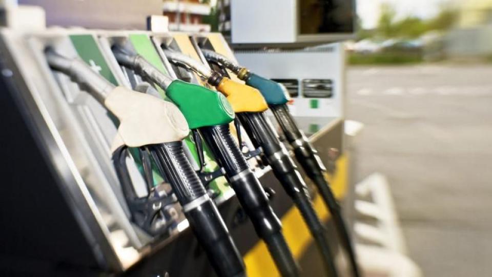Prețuri în creștere la carburanți. Vezi noile tarife aprobate de ANRE