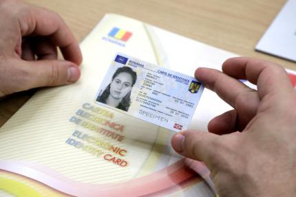 Moldovenii cu cetățenie română pot obține gratuit Cartea Electronică de Identitate la Galați