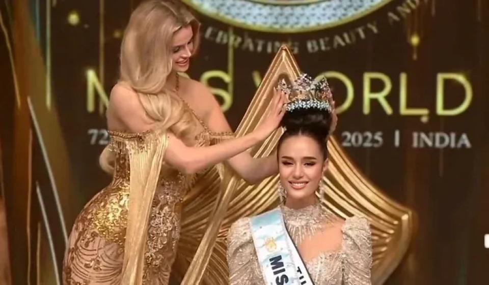 Cine este tânăra care a fost încoronată Miss World 2025