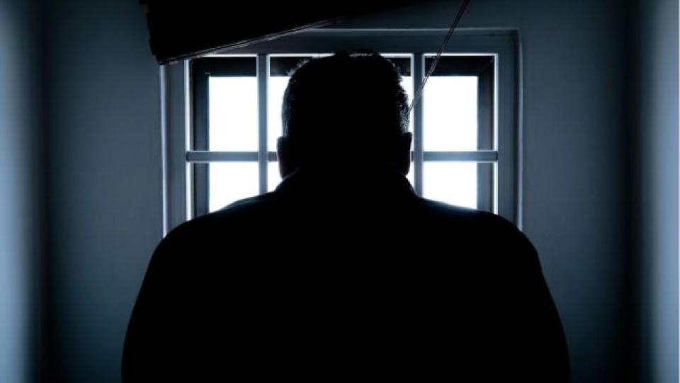 Trei persoane, inclusiv un avocat, condamnate pentru escrocherie și falsificarea de documente. Prejudiciu de peste 1,3 milioane de lei