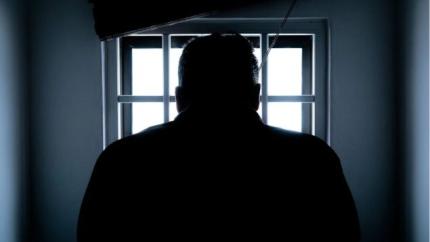 Trei persoane, inclusiv un avocat, condamnate pentru escrocherie și falsificarea de documente. Prejudiciu de peste 1,3 milioane de lei