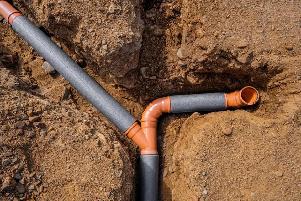 Pas important pentru infrastructura din Comrat: începe extinderea rețelei de canalizare în cartierele de la periferie