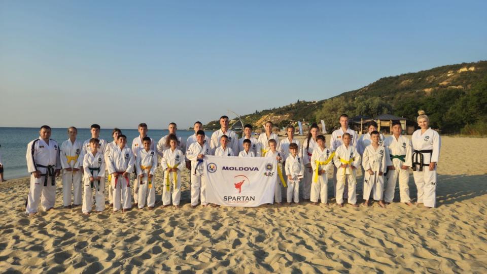 FOTO // Sportivii clubului SPARTAN au combinat sportul cu distracția în tabăra din Kranevo, Bulgaria