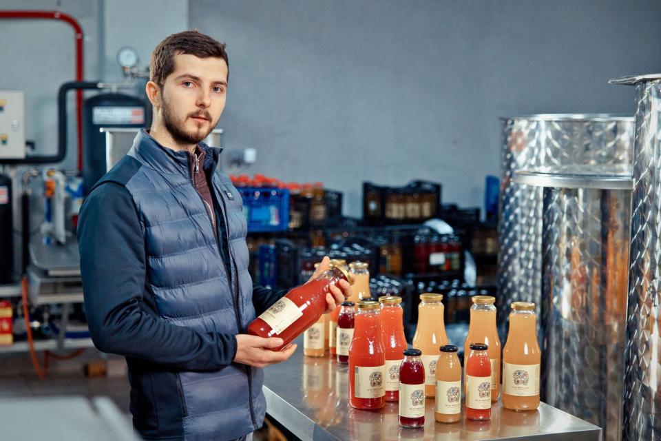 Uniunea Europeană oferă granturi de 380.000 de lei pentru 19 întreprinderi agricole din mediul rural 