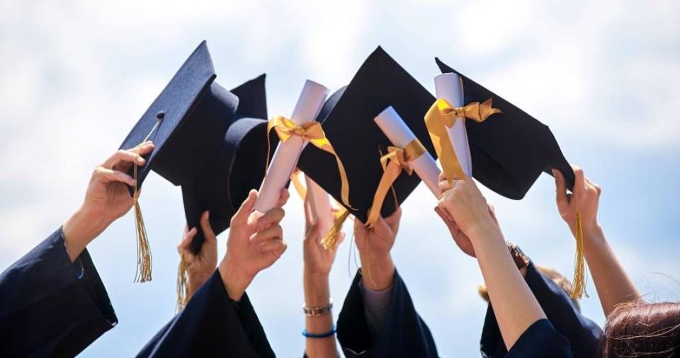 Educație modernizată: Ministerul Educației a introdus programe noi, învățământ dual și admitere online pentru a atrage și păstra tinerii în sistemul universitar național