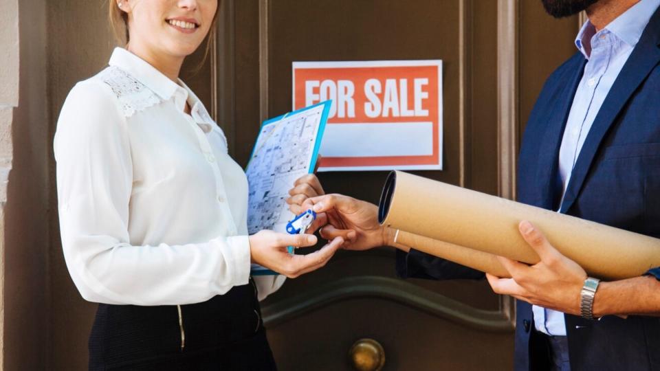 Reguli noi pentru agenții imobiliari: Certificare obligatorie și sancțiuni stricte