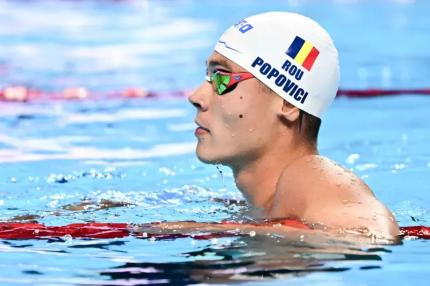 David Popovici scrie din nou istorie: aur la 100 m liber și dublă legendară la Mondialele de la Singapore