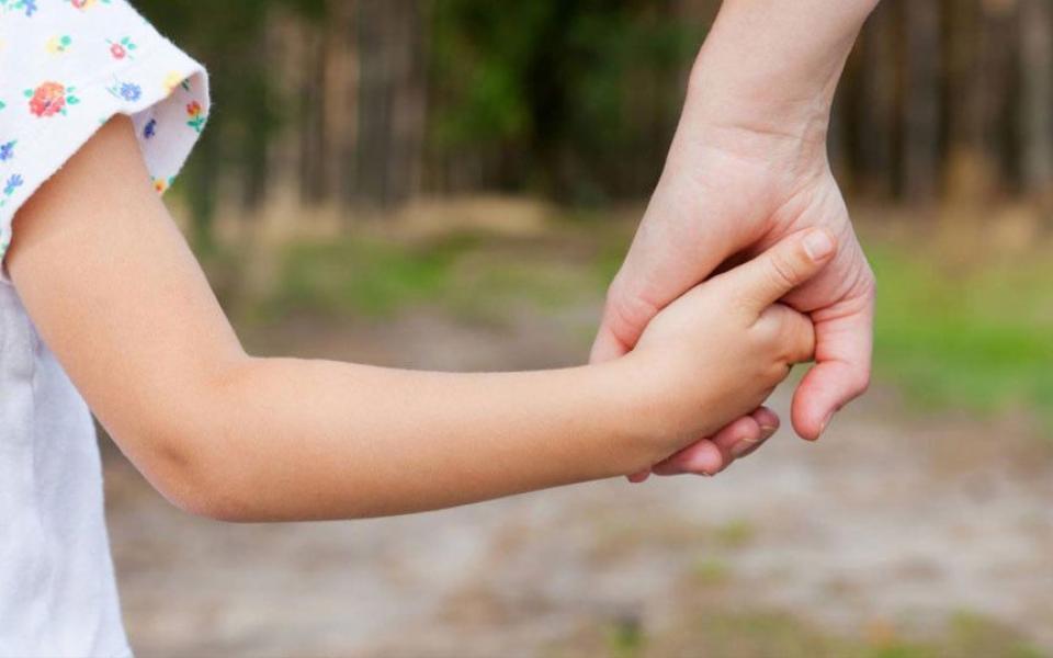 Copiii din Moldova vor primi mai ușor pensia de întreținere de la părinții plecați peste hotare