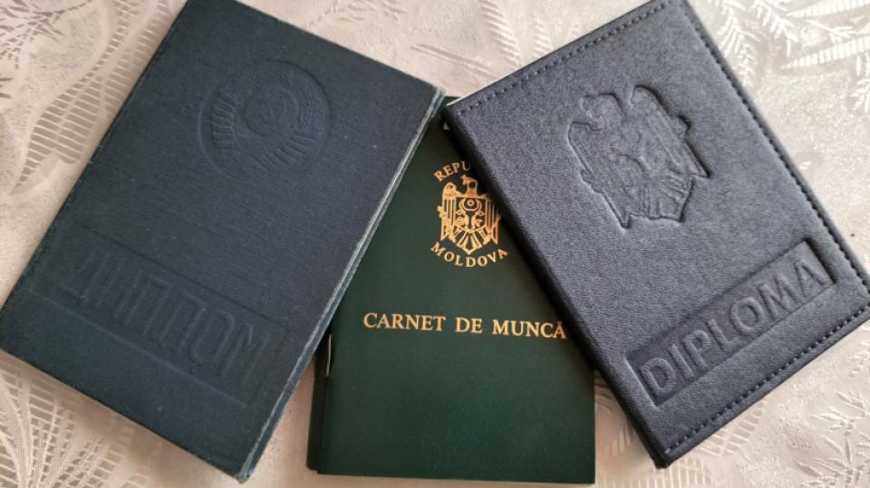Dosarul de pensionare: ce acte sunt necesare și ce trebuie să știi despre carnetul de muncă