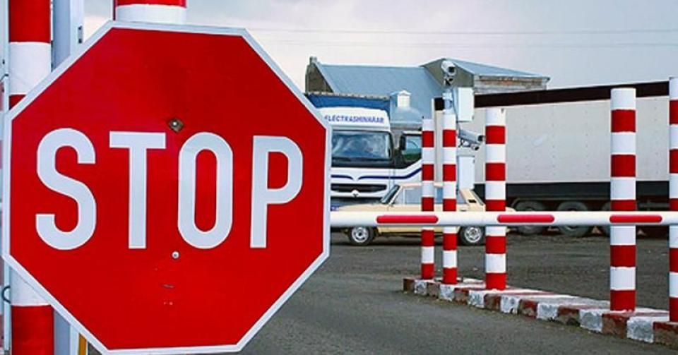 Camioane cu marfă în plus și șoferi cu numere străine: ce au descoperit vameșii la frontieră