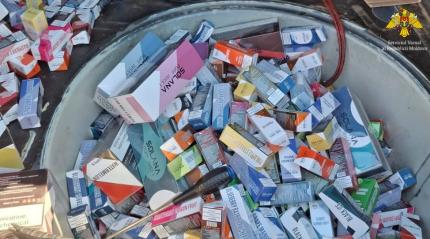 Rezerve de tutun lichid, tăinuite în spațiile unui mijloc de transport, depistate în postul vamal Vulcănești