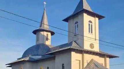 Biserica din Parohia „Sfinții Arhangheli Mihail și Gavriil” Manta, pictată cu sprijinul Departamentul pentru Relația cu Republica Moldova