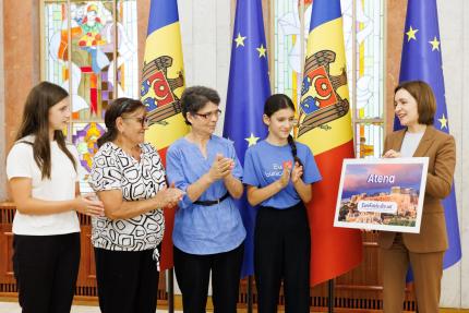 „EuroFetele” din Brînza, Cahul – premiate cu o excursie la Atena în cadrul concursului „EU & bunicii mei”
