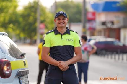 Polițiștii în uniformă nu mai sunt obligați să prezinte legitimația de serviciu