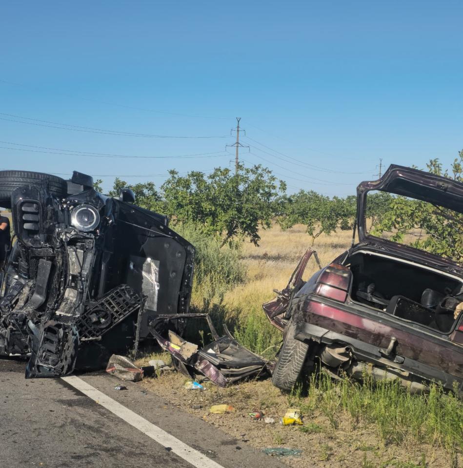 Poliția vine cu precizări despre tragicul accident din Burlăceni. Doi soți au murit, iar cei trei copii ai lor au ajuns la spital