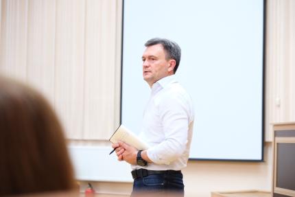 Premierul Dorin Recean, la Leova: „Vom continua să îmbunătățim infrastructura și să investim pentru ca oamenii să trăiască mai bine acasă, în Moldova”