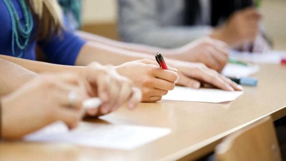 Peste 10 000 de dosare au fost depuse în turul I al admiterii în colegii și centre de excelență