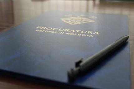 Procurorii din Cahul vin cu noi amănunte despre cei 2 viceprimari de Comrat reținuți recent