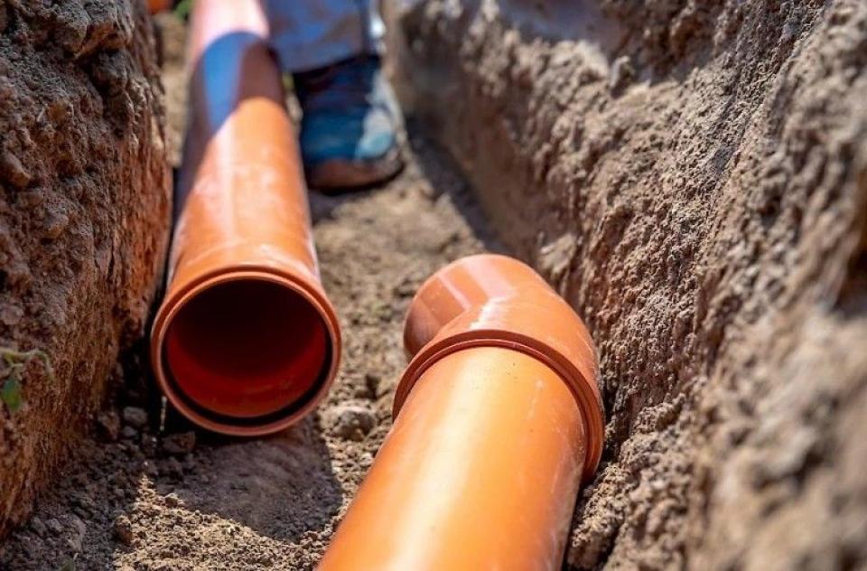 Lucrările de reparație la rețeaua de apeduct din Cahul continuă. Mai multe localități rămân fără apă