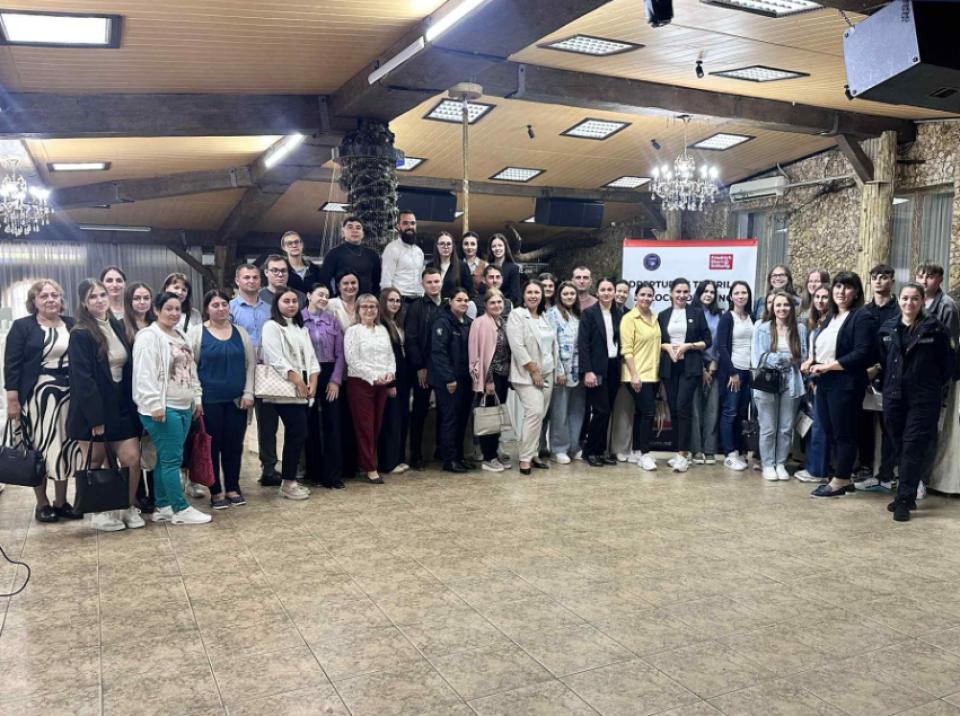 Tinerii din Cantemir învață cum să-și apere drepturile la muncă