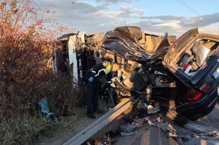 VIDEO | Șofer de TIR din Moldova implicat într-un accident la Iași, soldat cu doi morți