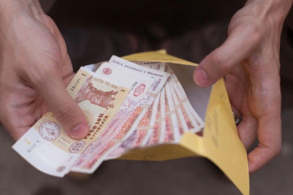 SFS raportează creșteri majore în combaterea muncii „la negru” și a plăților „în plic”