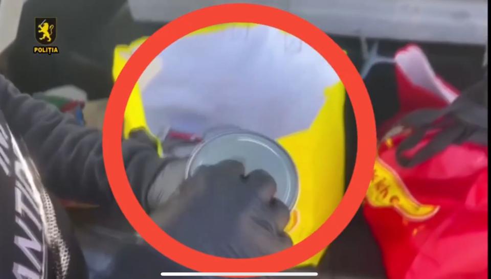 Rețea de trafic internațional de droguri destructurată. 9 kilograme de mefedronă, ascunse în conserve, confiscate | VIDEO