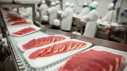 Совет по конкуренции провёл внеплановые проверки на предприятиях, работающих на рынке мяса
