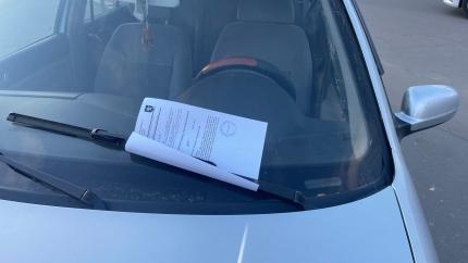 Șoferii din Cahul se trezesc cu scrisori de la poliție pe parbrize. Află motivul 