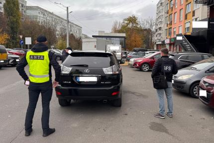 Controale în privința contribuabililor care prestează servicii de taxi. Au fost aplicate amenzi de peste 28 mii lei