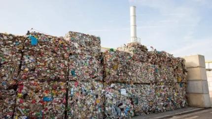 Cetățenii vor putea returna ambalajele. Minimum 2 lei pentru fiecare recipient