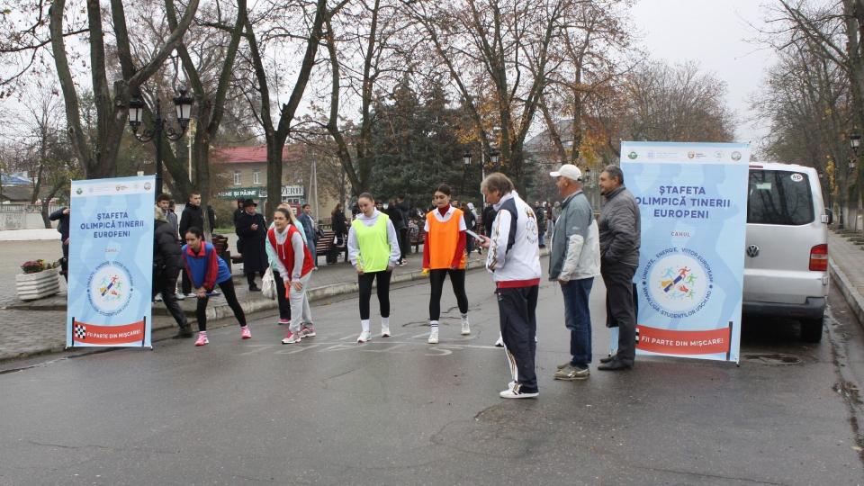 Cahul a găzduit Ștafeta Olimpică „Tinerii Europeni”: Zeci de copii și tineri au alergat pentru spiritul olimpic
